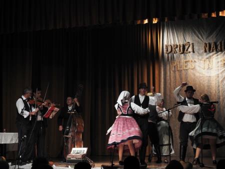 Prireditev Druži naju ples in petje z mednarodno udeležbo 25